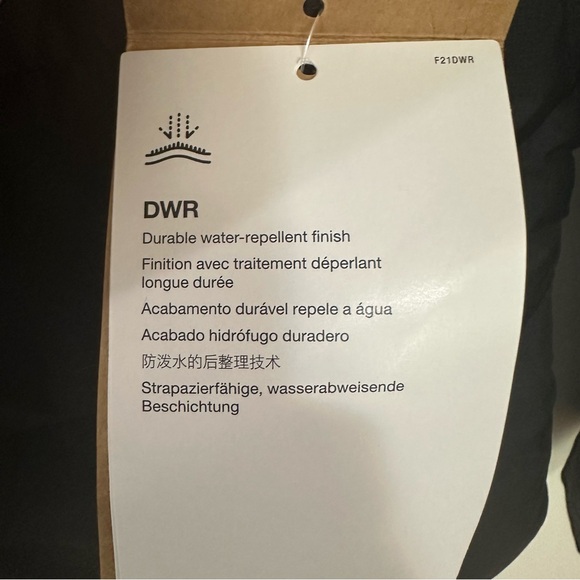 The North Face Minoqua 550 Down Jacket Puffer Women's Medium Black, NWT - Picture 8 of 8